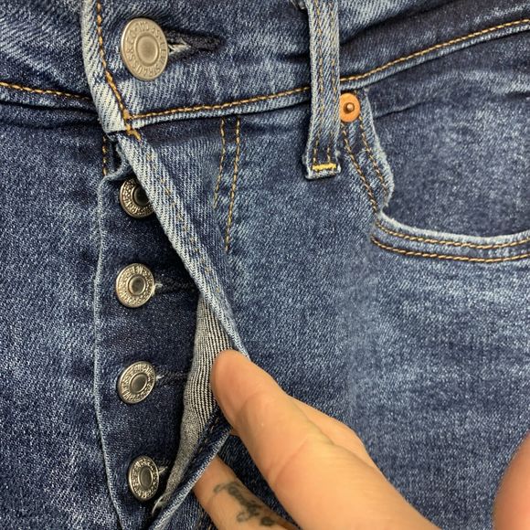 Womens Size 31 Levi’s Wedgie Straight Jeans EUC - Picture 3 of 5